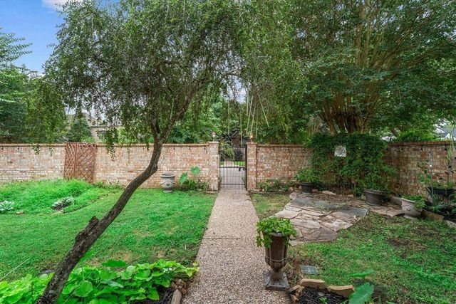 5038 Huntwick Parc Court, Houston, TX 77069