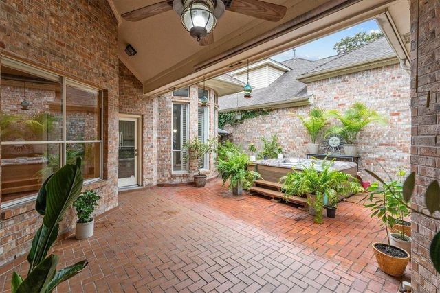 5038 Huntwick Parc Court, Houston, TX 77069