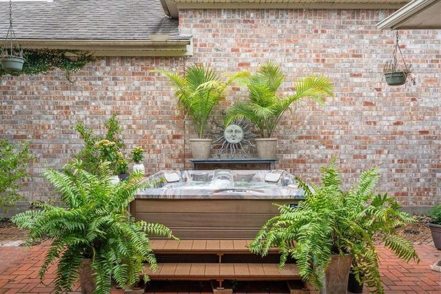 5038 Huntwick Parc Court, Houston, TX 77069