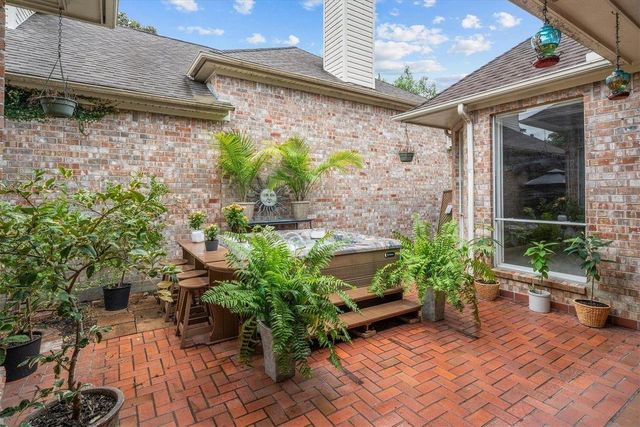 5038 Huntwick Parc Court, Houston, TX 77069