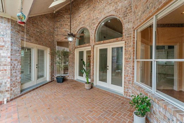 5038 Huntwick Parc Court, Houston, TX 77069