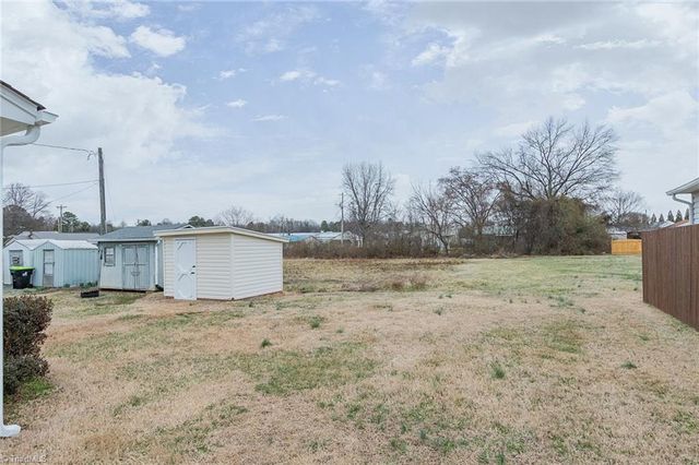 138 Elizabeth Street, Lexington, NC 27295