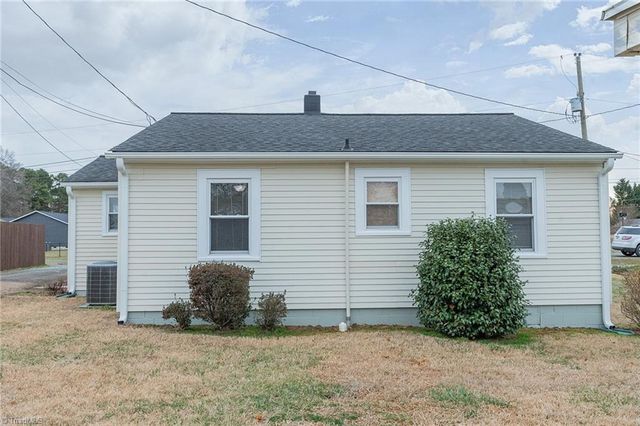 138 Elizabeth Street, Lexington, NC 27295