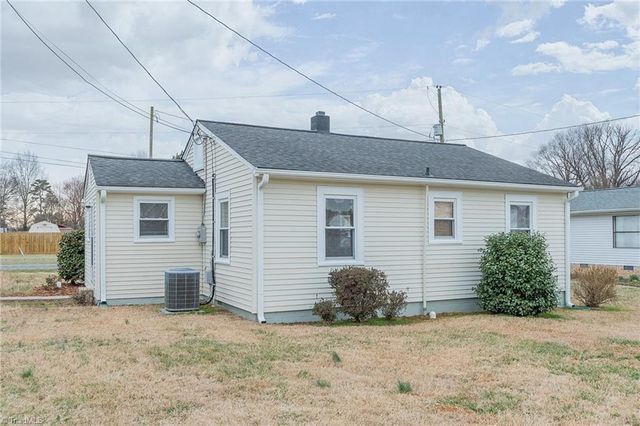 138 Elizabeth Street, Lexington, NC 27295