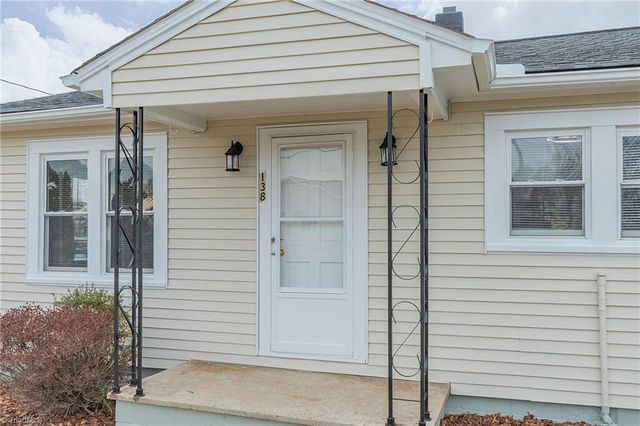 138 Elizabeth Street, Lexington, NC 27295