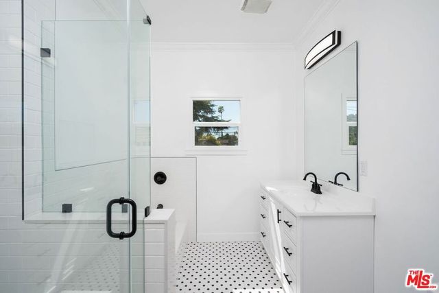 4526 St Elmo Drive, Los Angeles, CA 90019