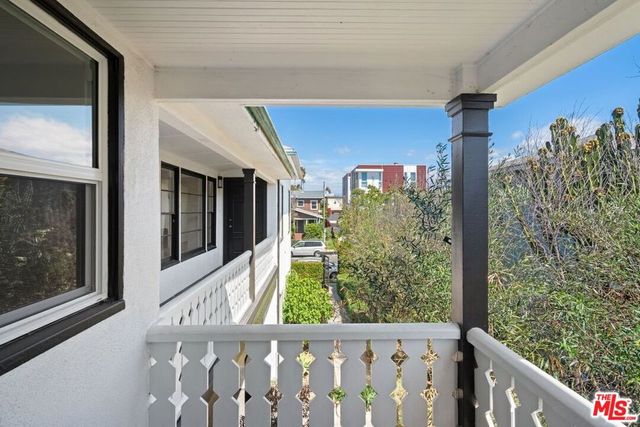 4526 St Elmo Drive, Los Angeles, CA 90019