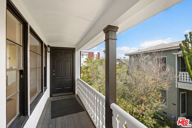 4526 St Elmo Drive, Los Angeles, CA 90019