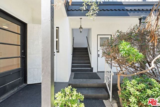 4526 St Elmo Drive, Los Angeles, CA 90019