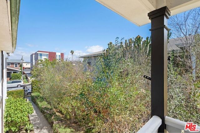 4526 St Elmo Drive, Los Angeles, CA 90019