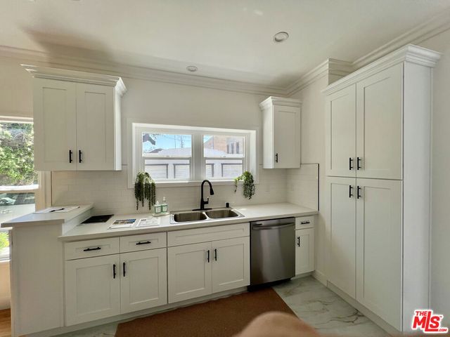 4526 St Elmo Drive, Los Angeles, CA 90019