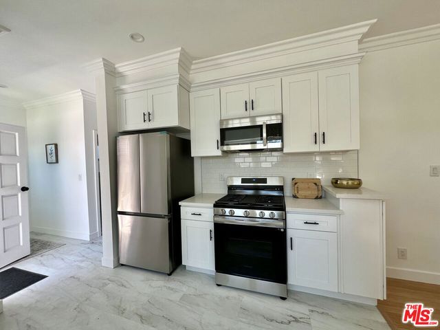 4526 St Elmo Drive, Los Angeles, CA 90019