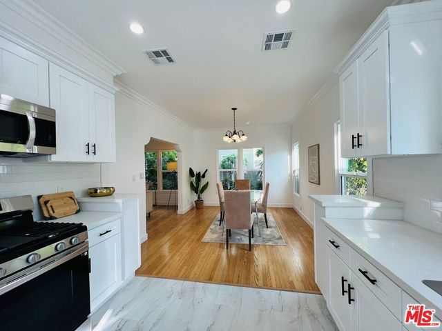 4526 St Elmo Drive, Los Angeles, CA 90019