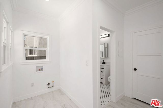4526 St Elmo Drive, Los Angeles, CA 90019