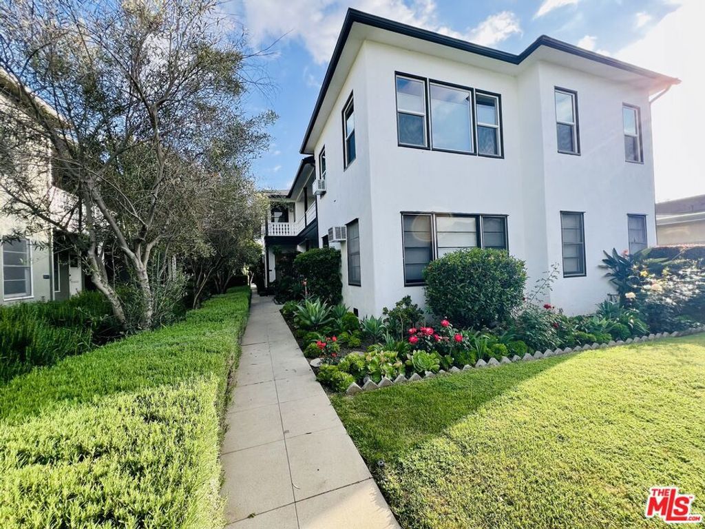 4526 St Elmo Drive, Los Angeles, CA 90019
