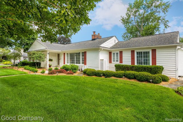 32291 Verona Circle, Beverly Hills Village, MI 48025