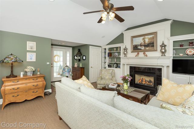 32291 Verona Circle, Beverly Hills Village, MI 48025