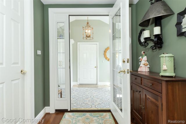 32291 Verona Circle, Beverly Hills Village, MI 48025
