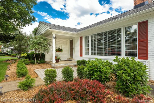 32291 Verona Circle, Beverly Hills Village, MI 48025