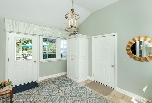 32291 Verona Circle, Beverly Hills Village, MI 48025