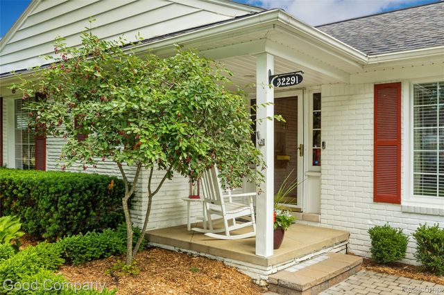 32291 Verona Circle, Beverly Hills Village, MI 48025