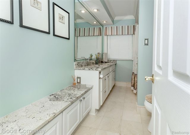 32291 Verona Circle, Beverly Hills Village, MI 48025