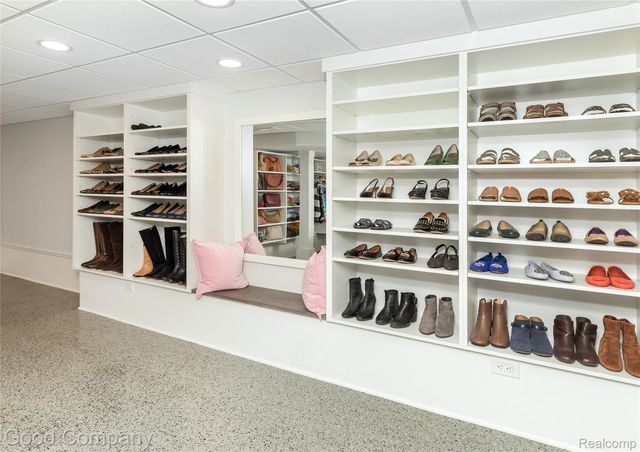 32291 Verona Circle, Beverly Hills Village, MI 48025