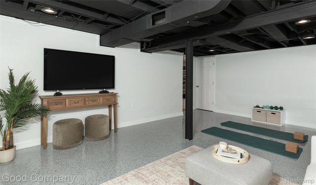 32291 Verona Circle, Beverly Hills Village, MI 48025