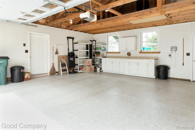 32291 Verona Circle, Beverly Hills Village, MI 48025