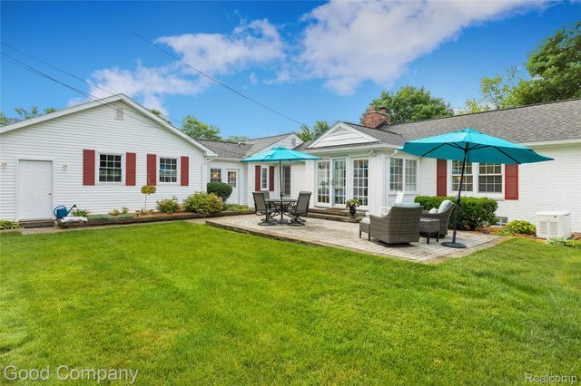 32291 Verona Circle, Beverly Hills Village, MI 48025