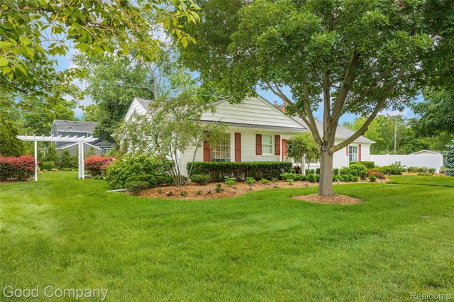 32291 Verona Circle, Beverly Hills Village, MI 48025