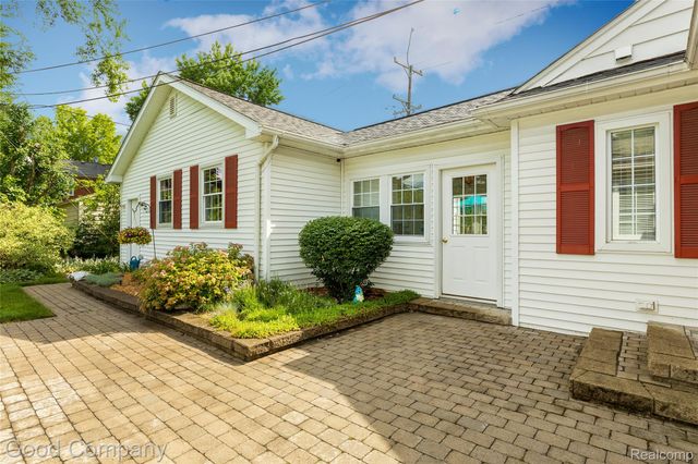 32291 Verona Circle, Beverly Hills Village, MI 48025