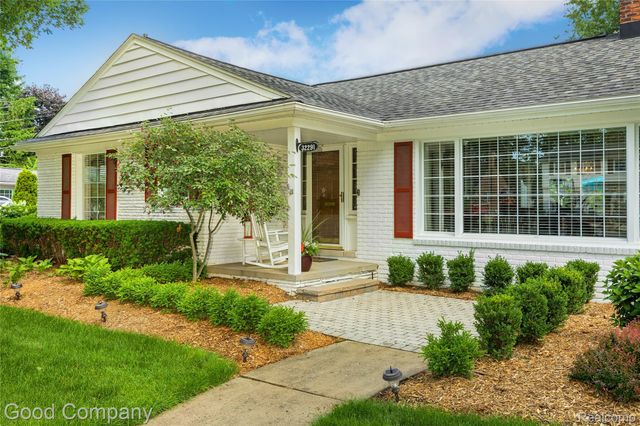 32291 Verona Circle, Beverly Hills Village, MI 48025