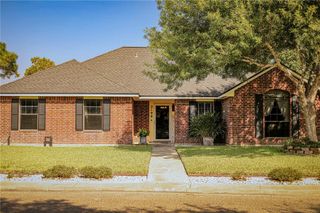 2198 Meadow Dr, Ingleside, TX 78362