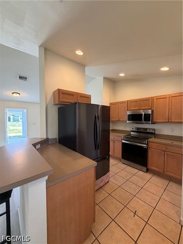 5135 25th ST SW, Lehigh Acres, FL 33973