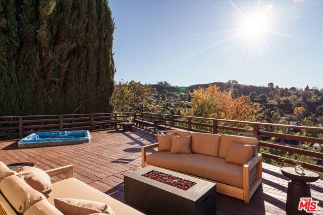 4249 Torreon Drive, Woodland Hills (los Angeles), CA 91364