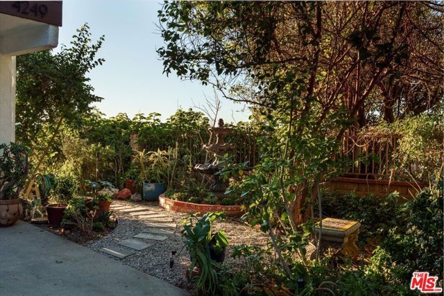 4249 Torreon Drive, Woodland Hills (los Angeles), CA 91364