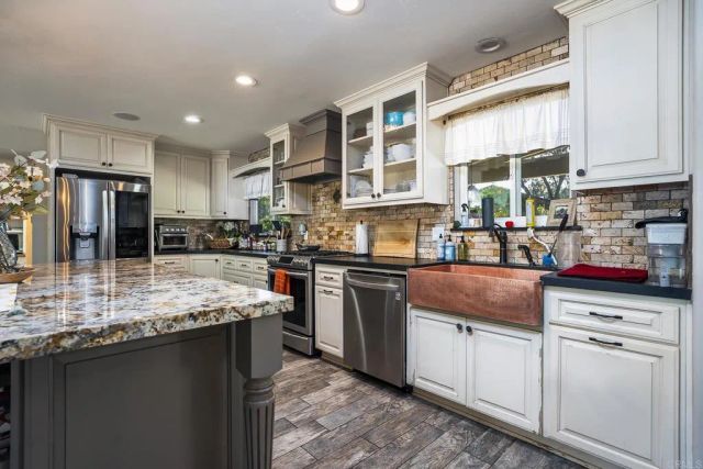 2430 GEYER LN, Alpine, CA 91901