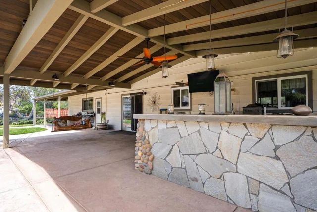 2430 GEYER LN, Alpine, CA 91901