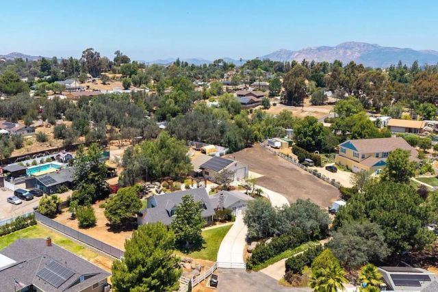 2430 GEYER LN, Alpine, CA 91901