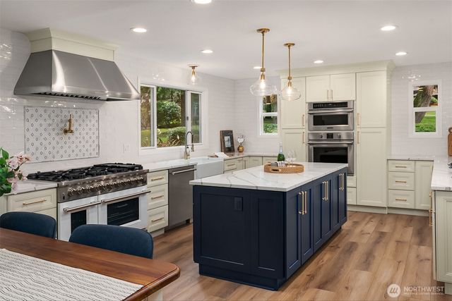 16430 133rd Court NE, Redmond, WA 98052