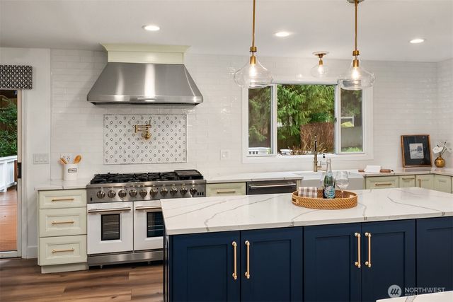 16430 133rd Court NE, Redmond, WA 98052