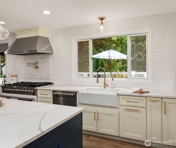 16430 133rd Court NE, Redmond, WA 98052