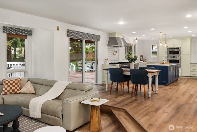 16430 133rd Court NE, Redmond, WA 98052