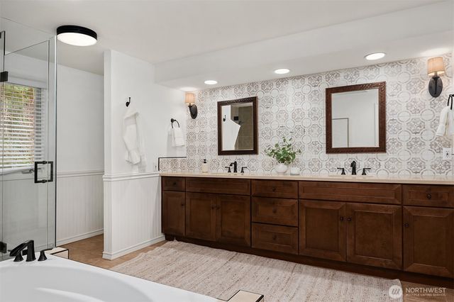 16430 133rd Court NE, Redmond, WA 98052