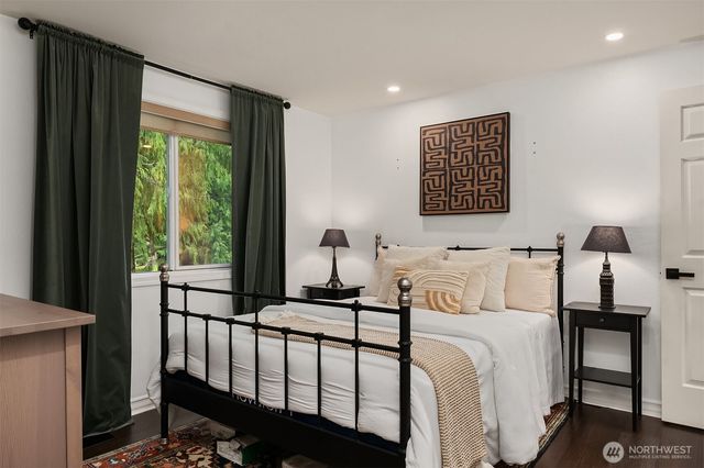 16430 133rd Court NE, Redmond, WA 98052