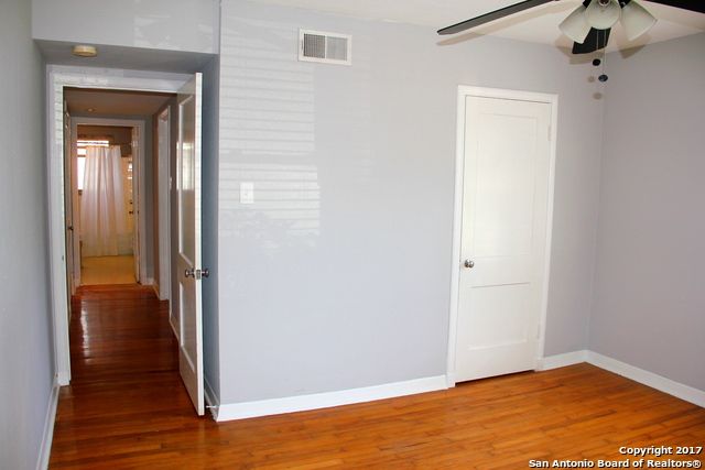 245 Post Ave Apt 4, San Antonio, TX 78215