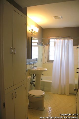 245 Post Ave Apt 4, San Antonio, TX 78215