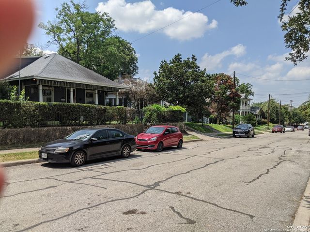 245 Post Ave Apt 4, San Antonio, TX 78215