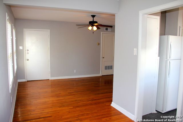 245 Post Ave Apt 4, San Antonio, TX 78215